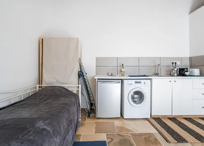 To Hani - Small Nikósie